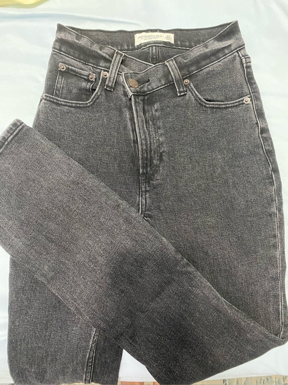 Abercombrie & Fitch The ‘90 slim straight ultra high rise 23 000XS
